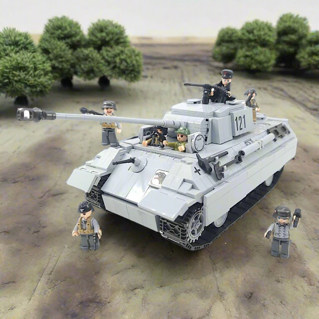 Panther 121 WW2 German Tank Set – 990 Pieces + 7 Soldiers Panther 121 WW2 German Tank Set – 990 Pieces + 7 Soldiers