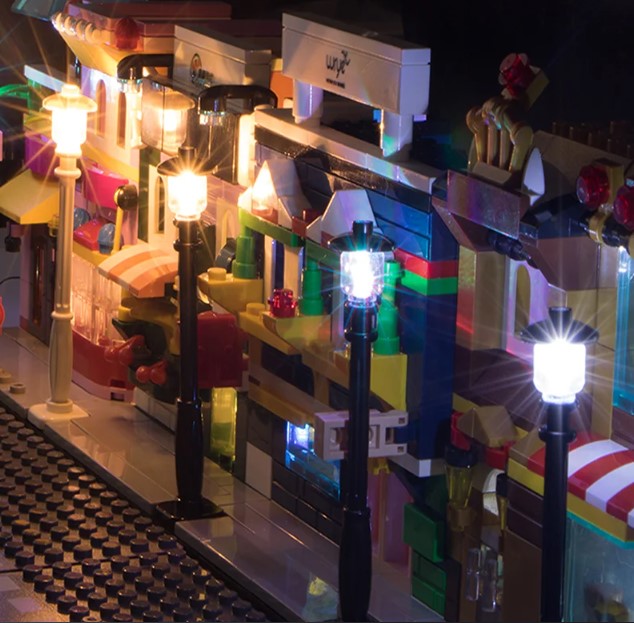 Lighted Street Lamp Posts â€“ LED Accessory Set | General Jim's Toys & Bricks |