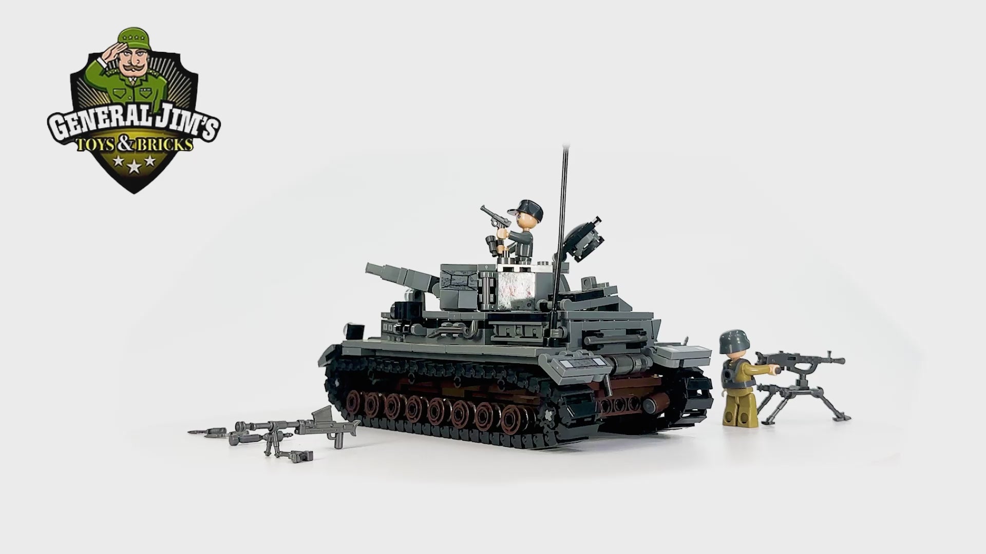 360 degree rotation view of World War II Panzer IV tank with soldier figures and accessories